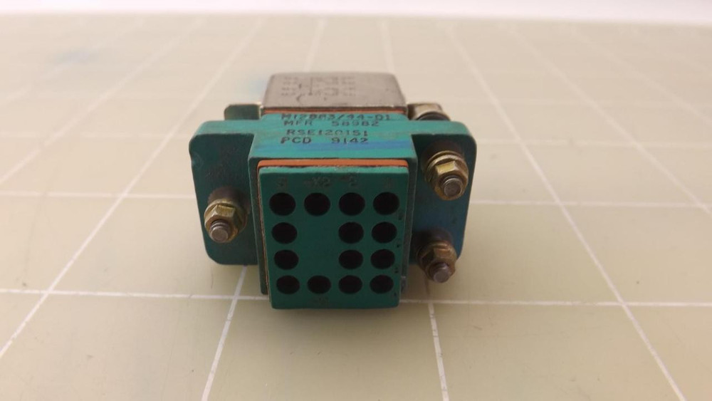 AMPHENOL M6106/28-023 E405-1039M12883/44-01 58982 RSEI2015I RELAY W/ SOCKET T29672