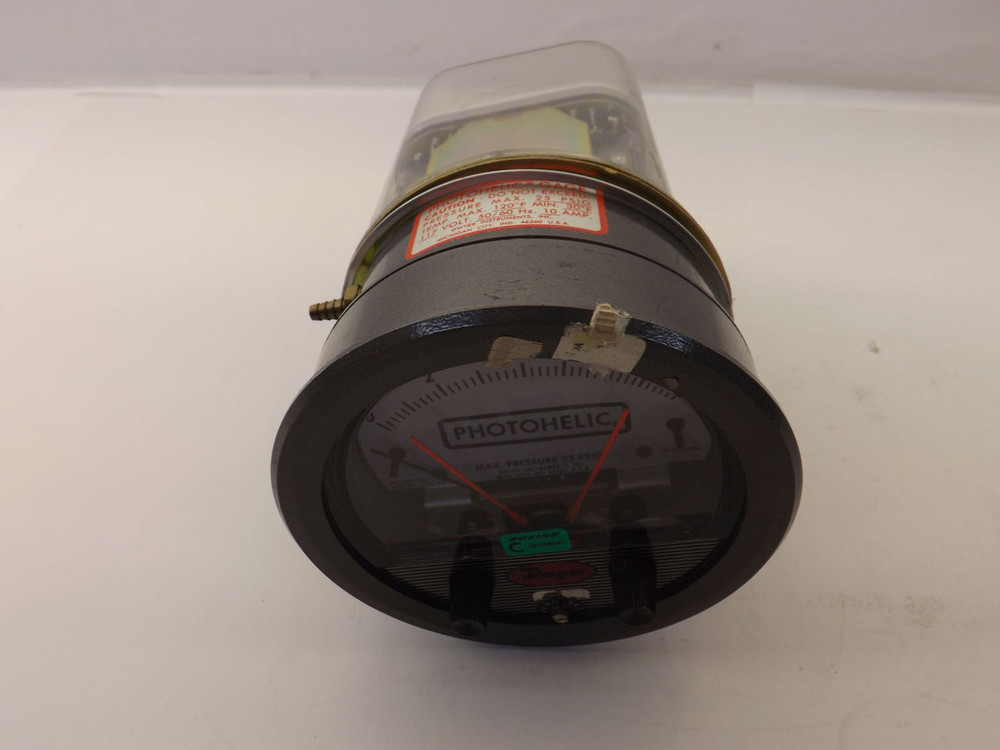 DWYER HH-117 VAC PHOTOHELIC GAGE T40287