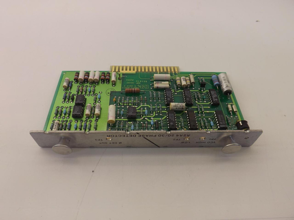 HP HEWLETT PACKARD 08672-60211 A-2644-4 A2A4 20/30 PHASE DETECTOR T40944