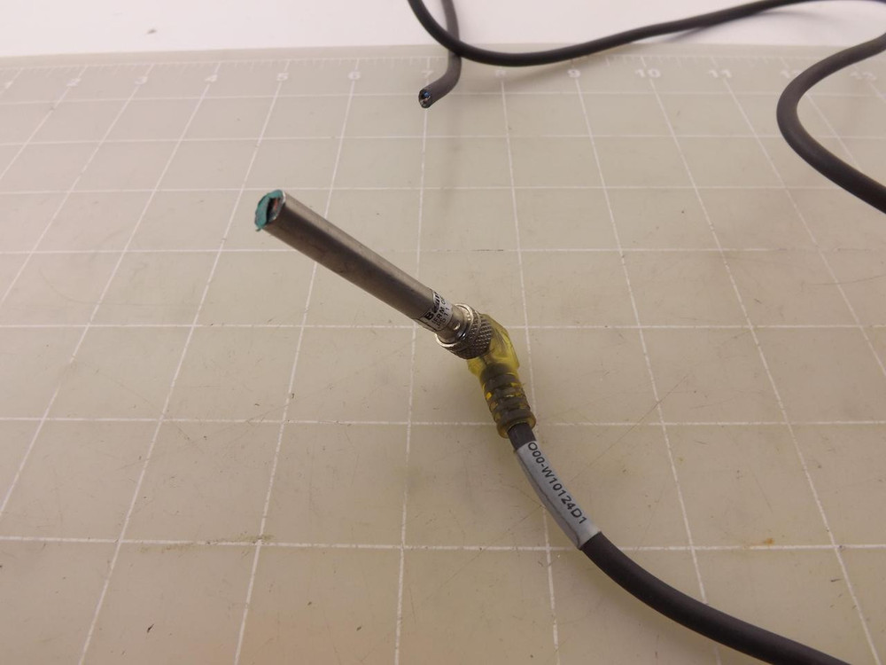 BAUMER IFRM 06P1701S351 O00-W10124D1 PROXIMITY SWITCHE T47661