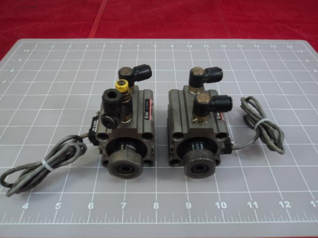 LOT OF 2 SMC CDQ2B32-20D CYLINDER T12227