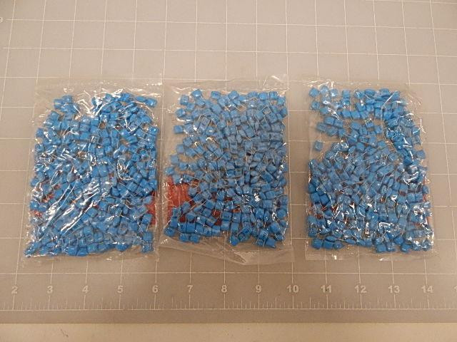 LOT OF 600 1H102J S0 Q3084223 PLASTIC FILM CAPACITOR T58506