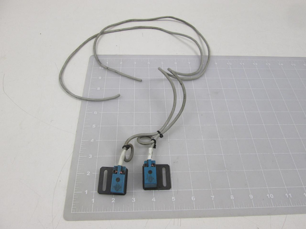 LOT OF 2 YAMATAKE 0024U FL2R-4J6SD SENSORS T64100