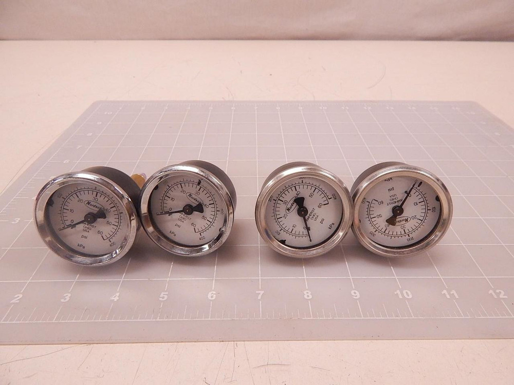 LOT OF 4 NORDSON GAUGES 0-400 KPA 0-60 PSI T82825