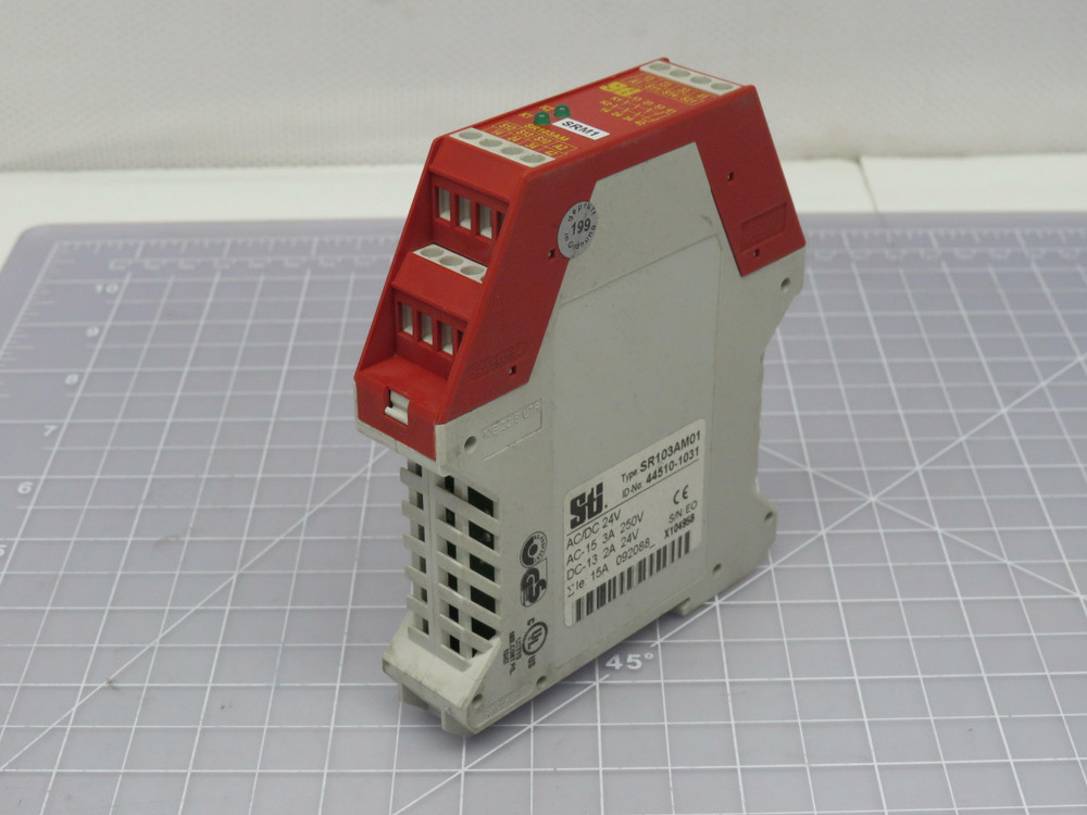 STI SR103AAM01 44510-1031 Safety Relay  AC/DC 24 V For Sale