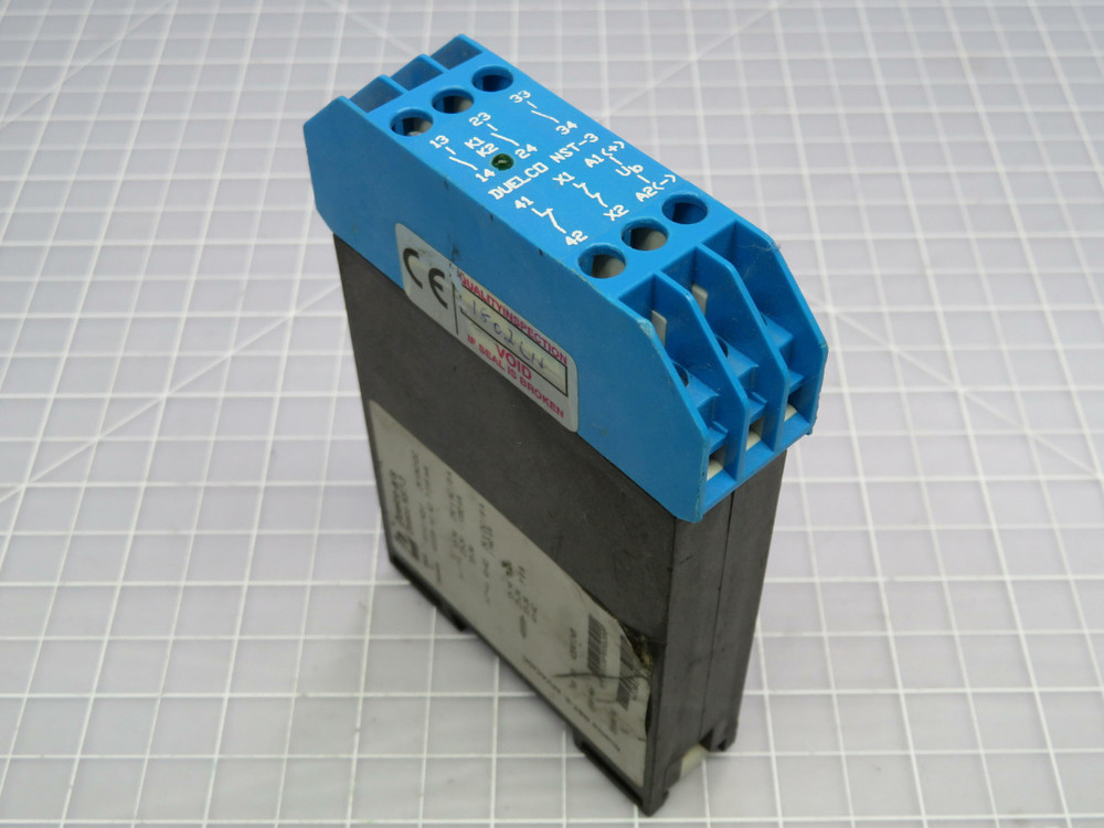 Duelco NST-3 42041248 Safety Relay For Sale