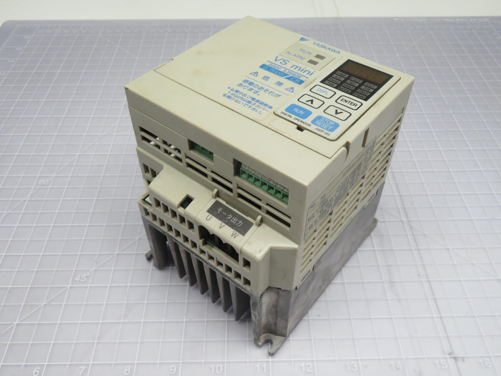 YASKAWA CIMR-XCBA20P7 INVERTER AC 3PH 0-230V 1.9KVA 5 AMP T200172