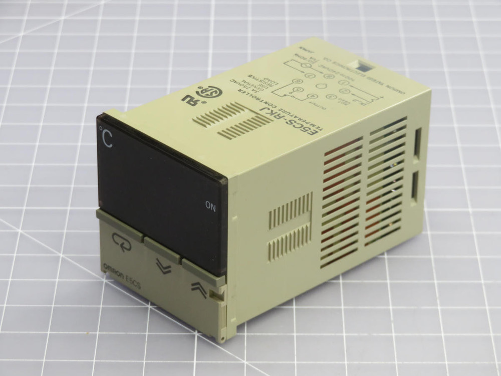 OMRON  E5CS-RKJ  TEMPERATURE CONTROLLER  For Sale