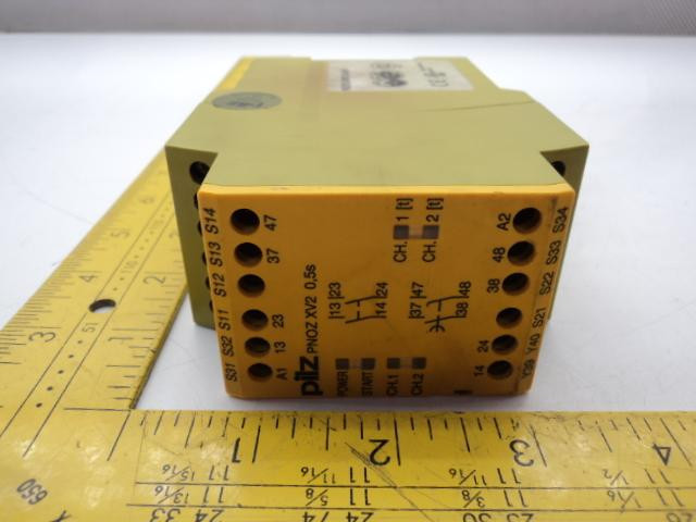 PILZ PNOZ XV2 0.5/24VDC 2N/O 2N/O FLX 774504 105821 SAFETY RELAY T18474
