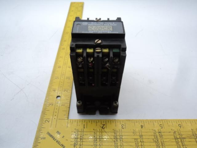 ALLEN BRADLEY 200CR 700-RA01 A 700-R310A1 B ELECTRICALLY HELD RELAY T19280