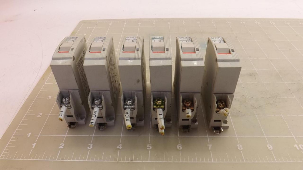 LOT OF 6 FUJI CP31FM/3 CIRCUIT BREAKERS T30499