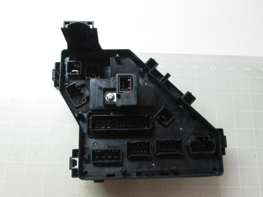 HONDA SNA-A222 NA483UWYQ120229 PA66+PPE 63597339 38250-SNA-A222-M1 FUSE BOX T52132