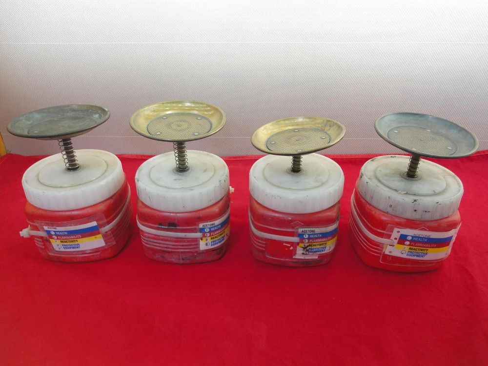 LOT OF 4 FM 14018 NON-METALLIC BODY PLUNGER CANS 1QT T20347