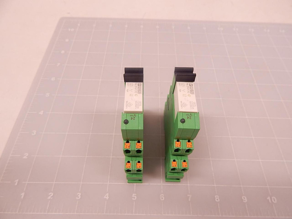 LOT OF 2 PHOENIX CONTACT PLC-BPT-24DC SOCKETS/RELAYS T73855