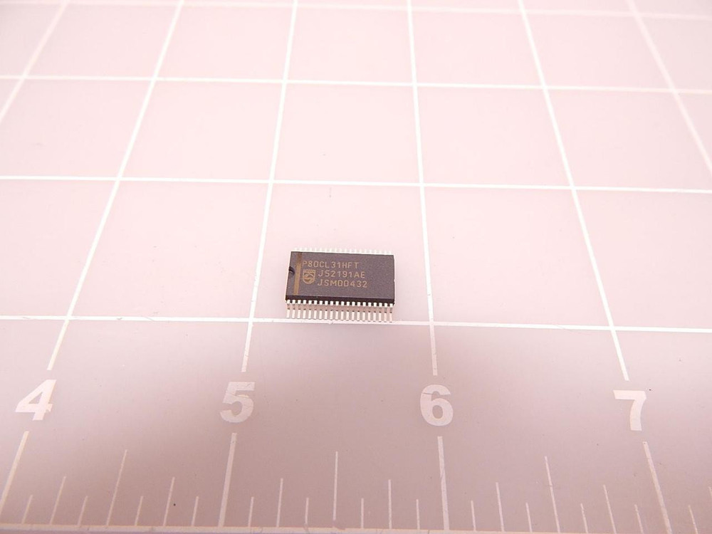 LOT OF 1240 P80CL31HFT J52191AE JSM00432 LOW VOLTAGE MICROCONTROLLER T80364