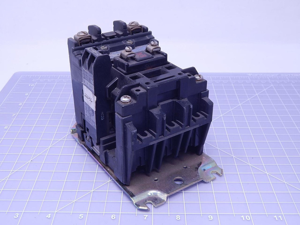Allen Bradley 500L-A0D92 Contactor 15-20 A Ser B T121026 For Sale
