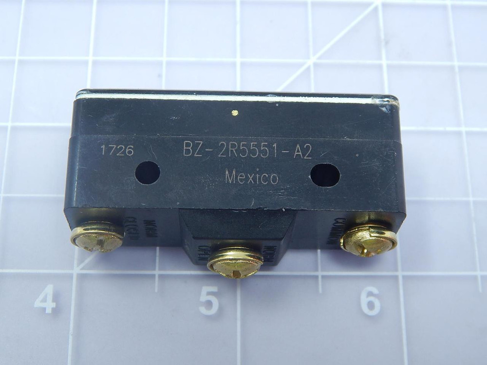 Micro Switch BZ-2R5551-A2 Basic / Snap Action Switches 15A Pin Plunger #6 Screw Term T106701 For Sale