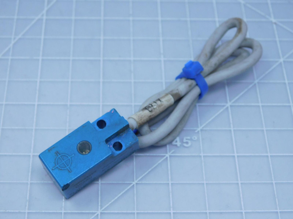 Yamatake FL2R-4J6SD    Proximity Switch 10-30 VDC For Sale