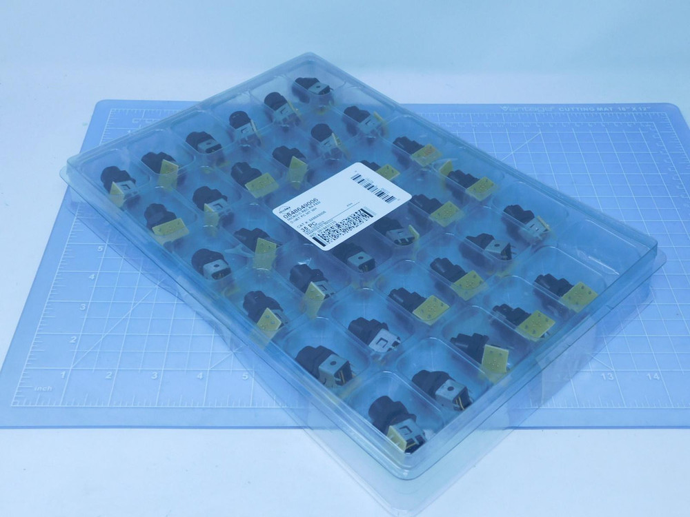 Lot of 35 Molex 0848649006  Micro-C Rec RA Fem D-Net PC MT WH For Sale
