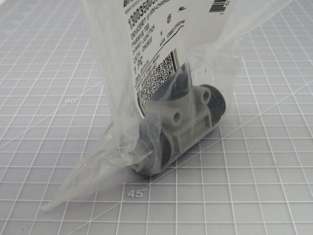 Lot of 50 Brad Connectivity 1300350057 DN3020 Standard Circular Connector MC 5P Tee Passive For Sale