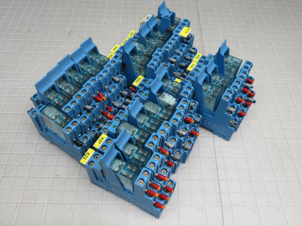 LOT OF 22 FINDER 95.95.1 SOCKETS FOR 40/41/43 SERIES RELAYS T200398