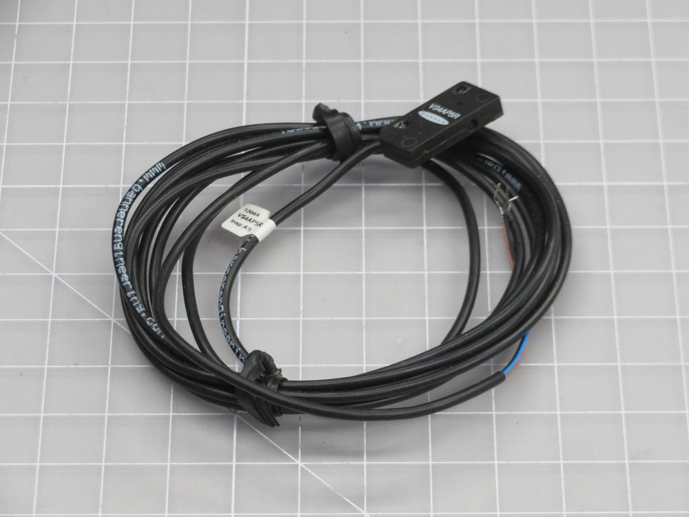 BANNER VS4AP5R PHOTOELECTRIC SENSOR, RECEIVER, 1000MM, 10-30VDC, PNP, CABLE, VS4 T203983