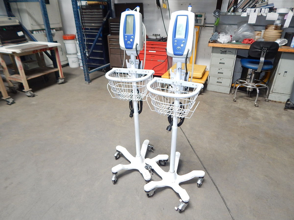 Lot of 2 Welch Allyn   420 Spot    For Sale