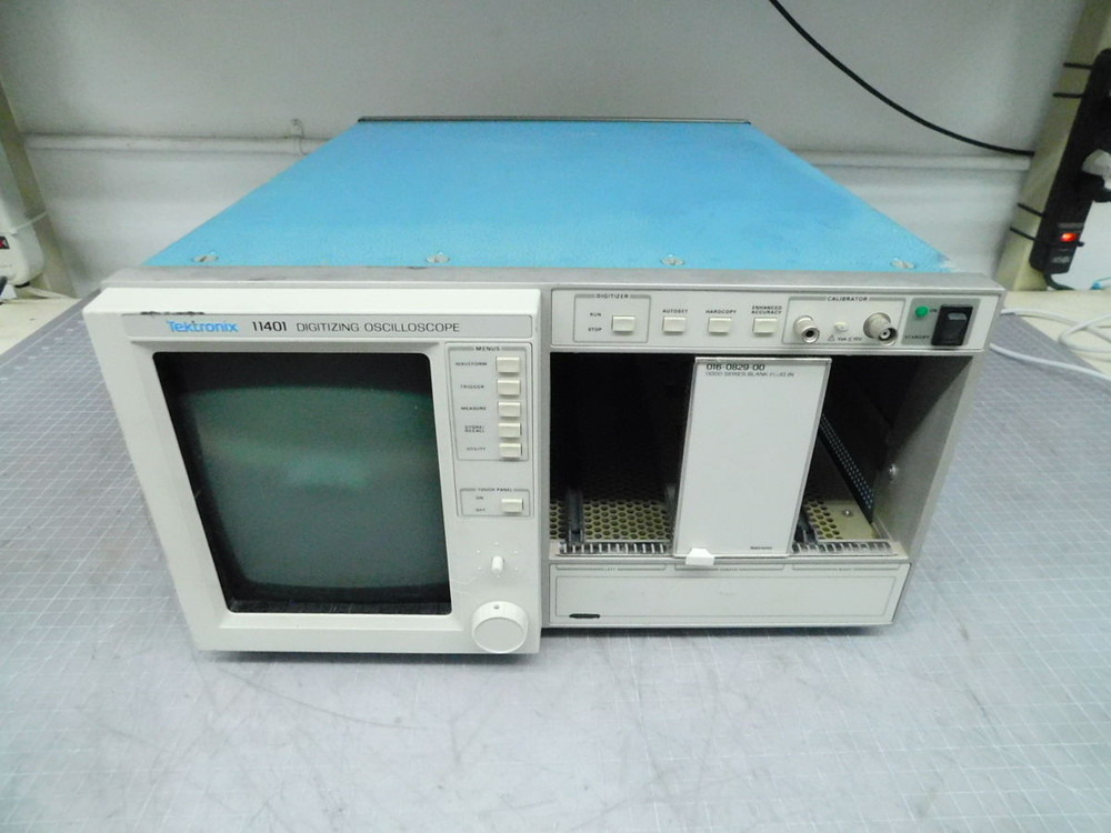 Tektronix  11401    For Sale