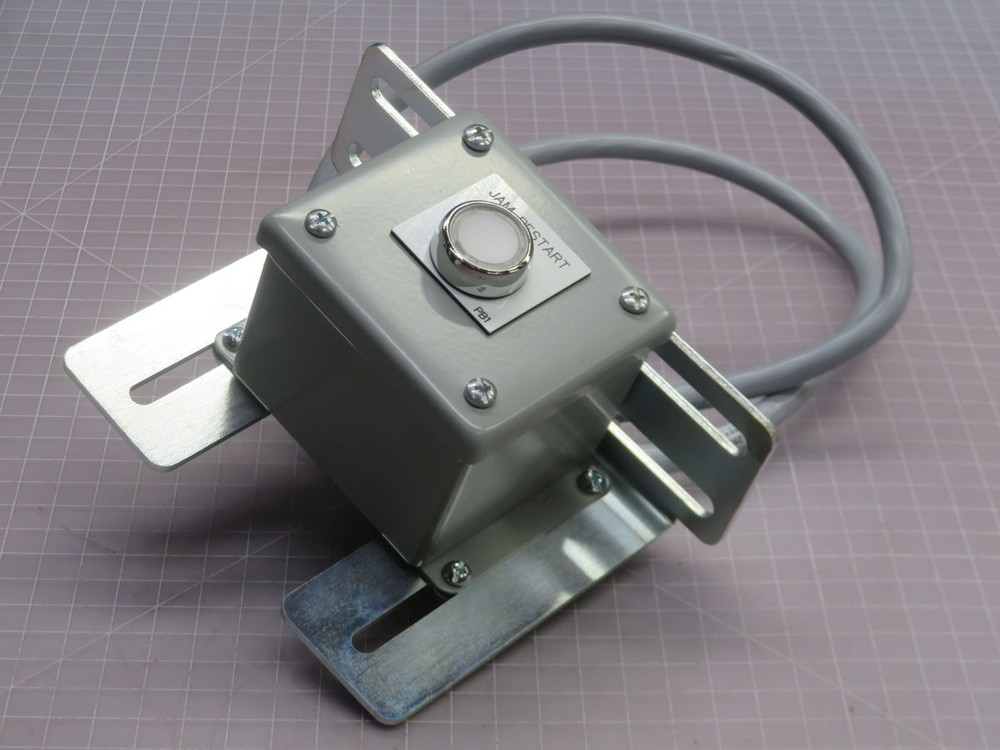 NIB NVENT E1PBG PUSHBUTTON ENCLOSURE JAM RESTART BUTTON W AB 800F-X10 T266789 For Sale