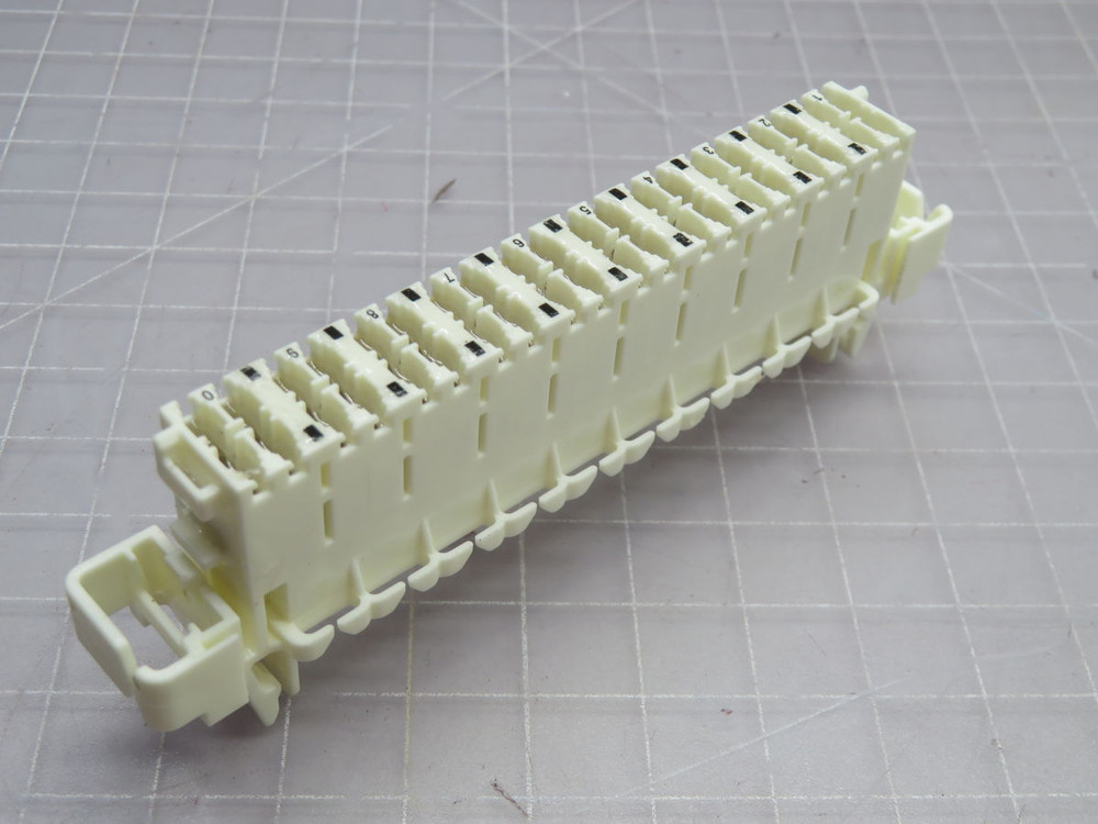 NIB LOT OF 10 TYCO V11884-000 CONNECTOR T266879 For Sale