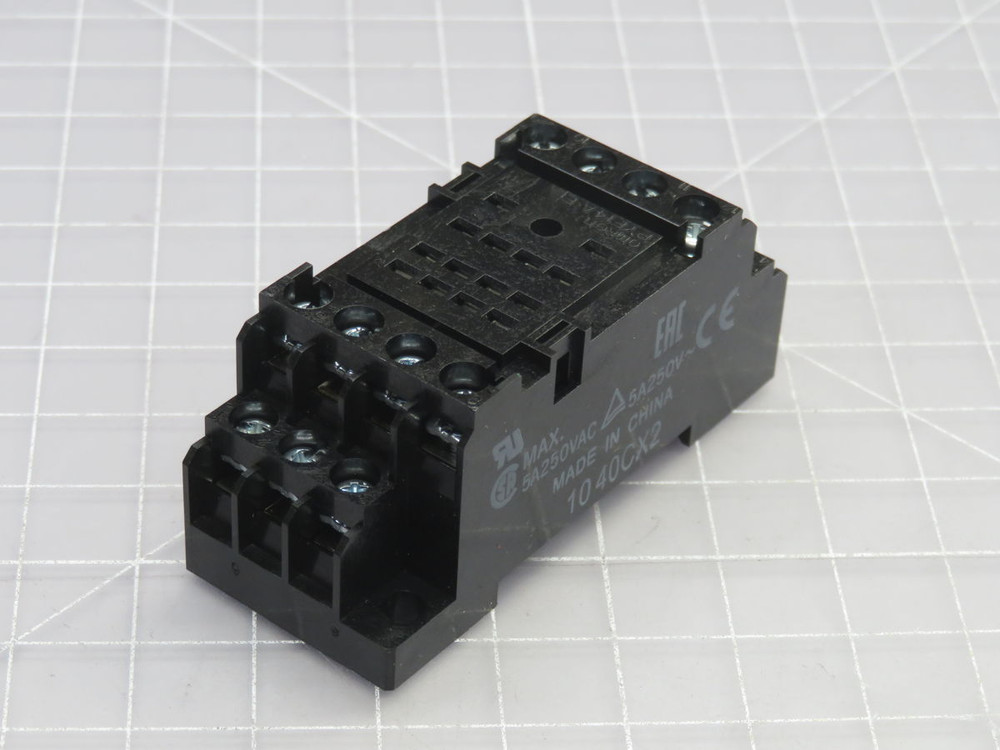 NOB LOT OF 12 OMRON PYF14A-E DIN RAIL-MOUNTED RELAY SOCKET T267825 FOR SALE