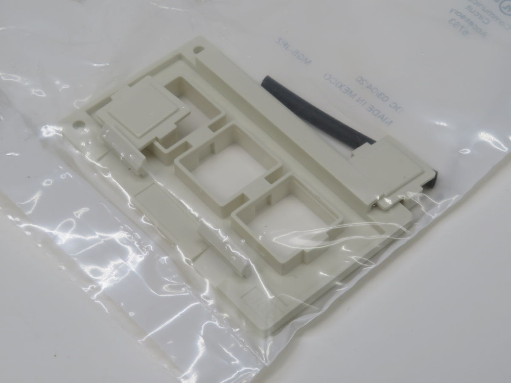 NOB LOT OF 25 COMMSCOPE 106650898 M13C-262 3-PORT SINGLE-GANG FACEPLATE T268650 FOR SALE