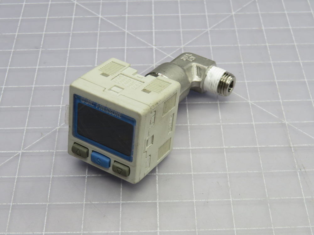 USED LOT OF 2 SMC ZSE30AF-N01-B DIGITAL VACUUM PRESSURE SWITCH T268471 FOR SALE
