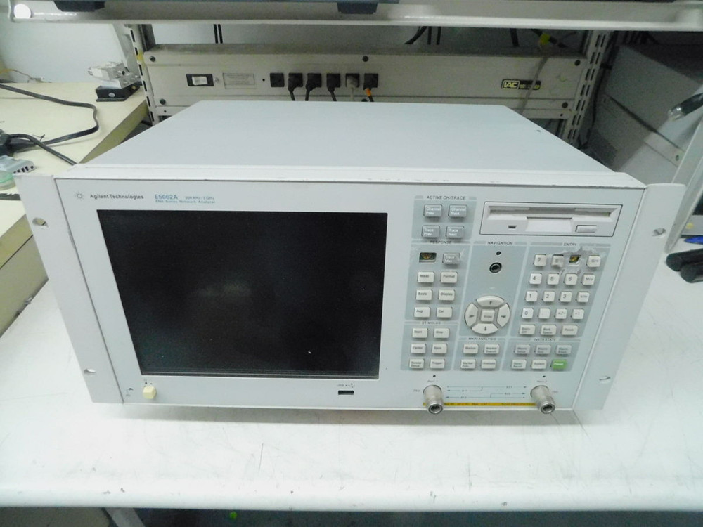 FPR AGILENT E5062A NETWORK ANALYZER 300 KHZ-3 GHZ OP 015 275 M7578 FOR SALE