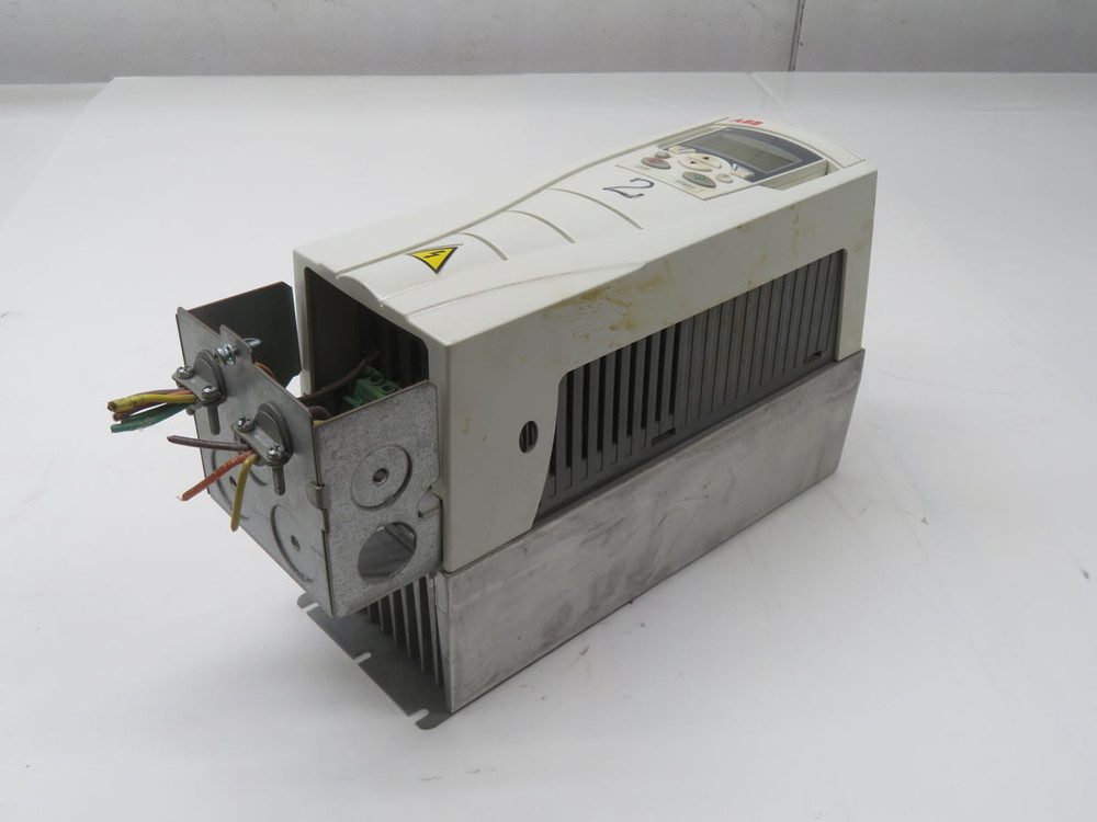 USED ABB ACS550-U1-08A8-4 AC INVERTER DRIVE - 5HP T268711 FOR SALE