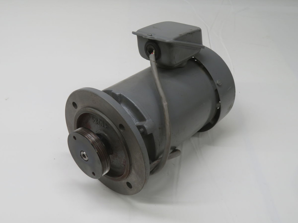 USED HITACHI VTFO THREE-PHASE ASYNCHRONOUS INDUCTION MOTOR T268935 FOR SALE