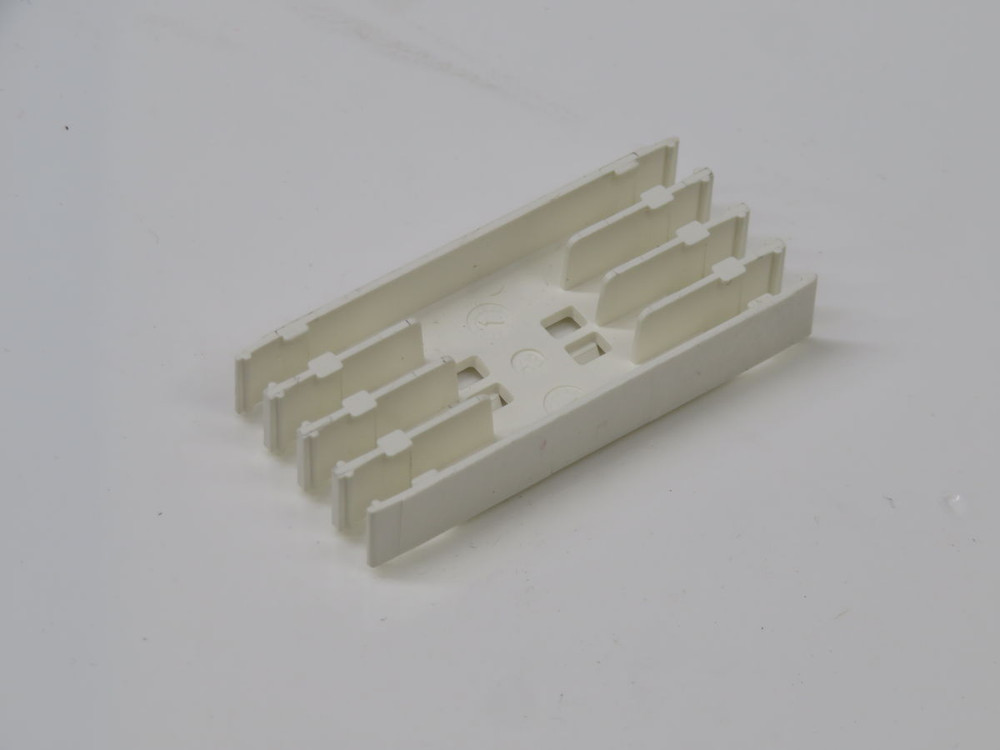NOB LOT OF 500 COMMSCOPE 860660720 FIBER SPLICE HOLDER - WHITE T268960 FOR SALE