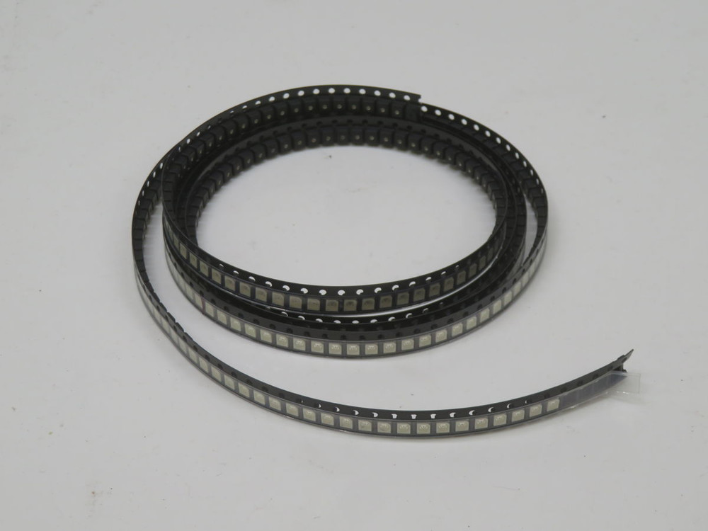 NOB LOT OF 300 OSRAM 475-2679-1-ND GREEN SURFACE-MOUNT LED T269122 FOR SALE