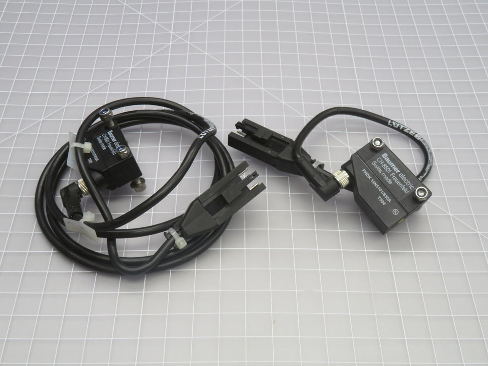 LOT OF 2 BAUMER ELECTRIC CH-8501 PHOTOELECTRIC SENSOR T269244
