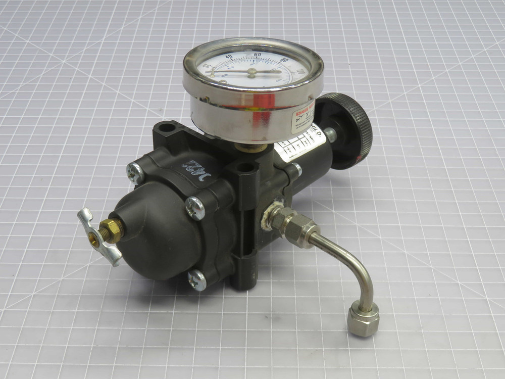USED FAIRCHILD 63252NKG PNEUMATIC FILTER REGULATOR T269796 FOR SALE