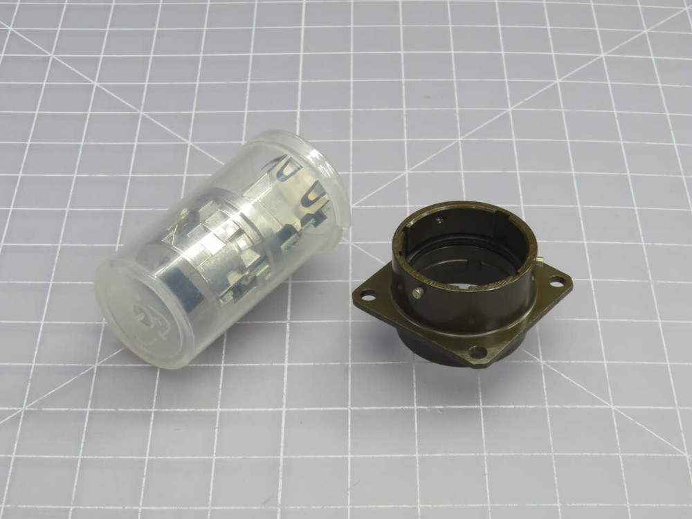 LOT OF 5 AMPHENOL 30470-RJF SOCAPEX CONNECTORS T269736
