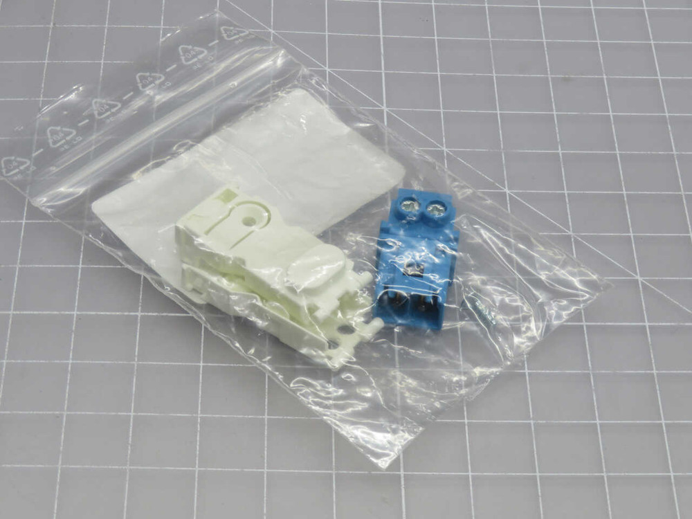 NOB LOT OF 45 STEGO 264060 OUTPUT POWER CONNECTORS T269704 FOR SALE