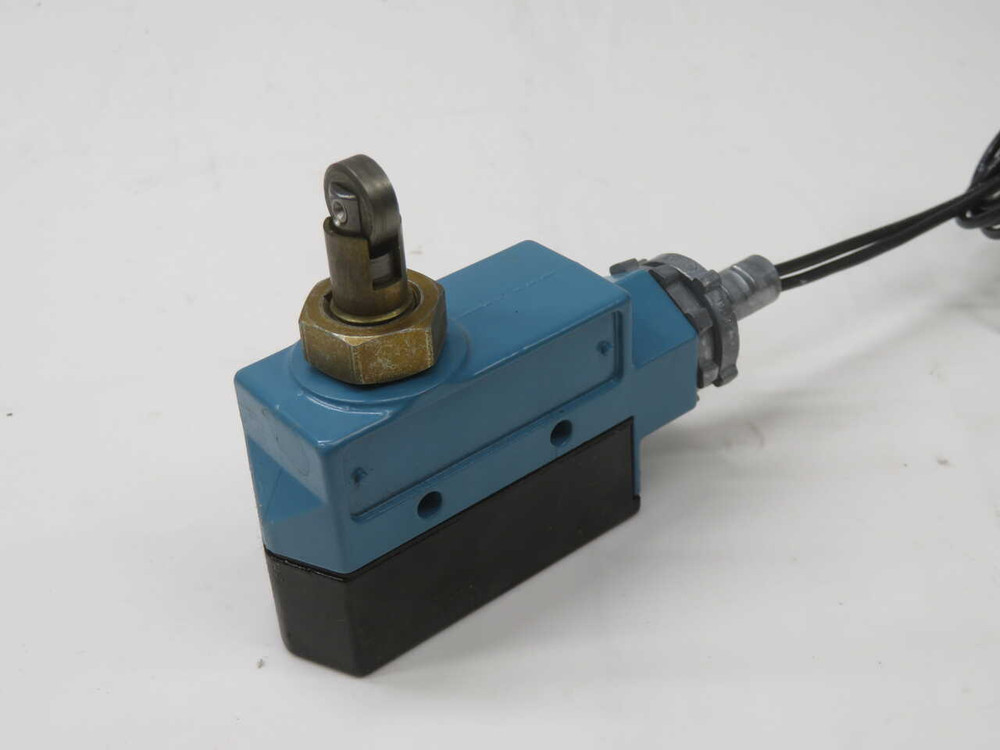 USED HONEYWELL BZE6-2RQ81 MICRO SWITCH LIMIT SWITCH T270278 FOR SALE