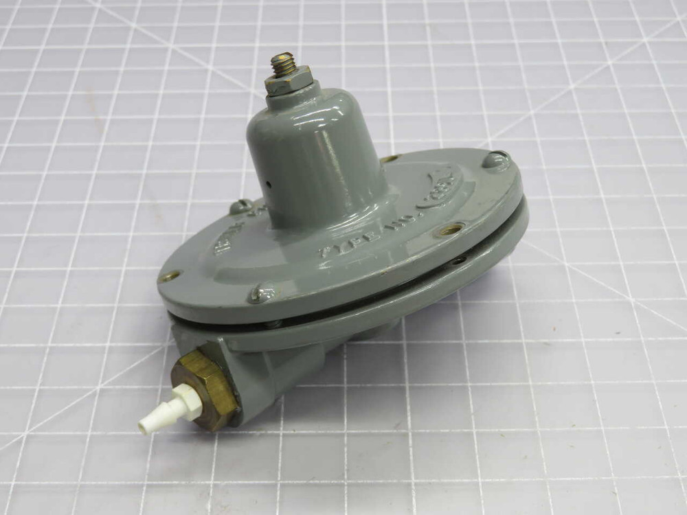USED LOT OF 2 FISHER CONTROLS 289U-3 PRESSURE RELIEF VALVE T270633 FOR SALE