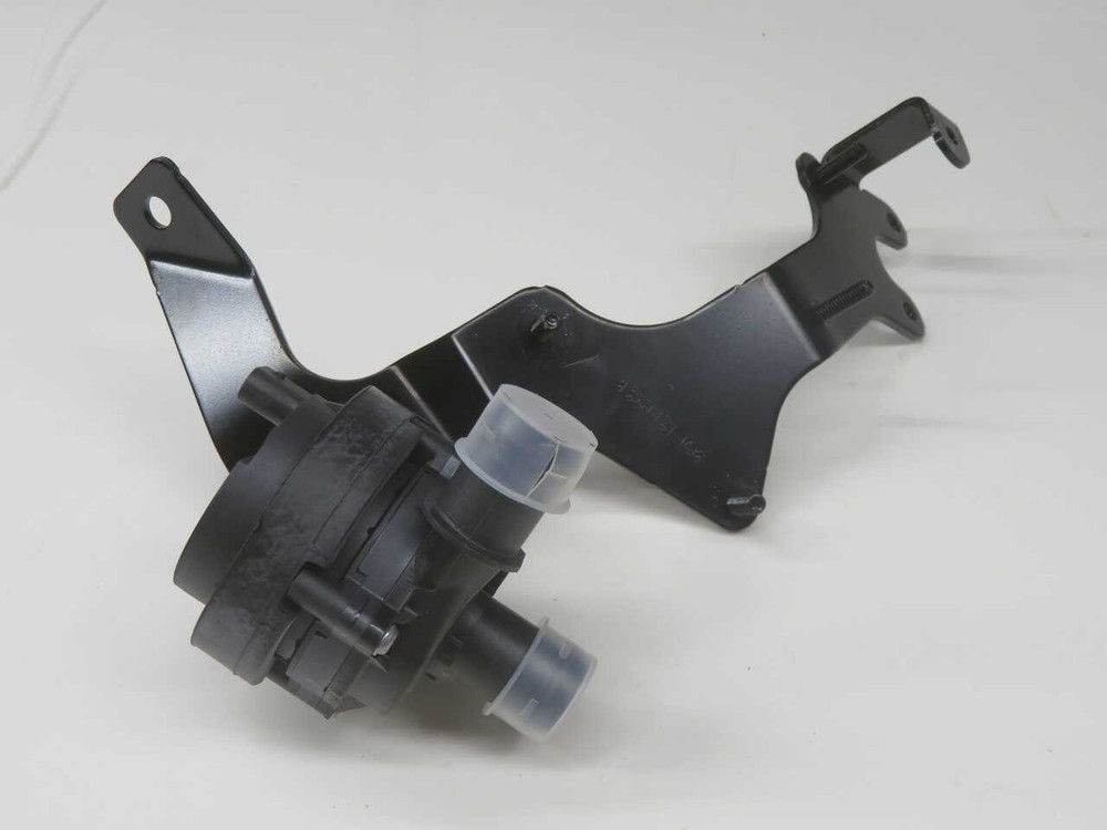 NOB VOLKSWAGEN 3QF.965.567 ENGINE AUXILIARY WATER PUMP T270840 FOR SALE