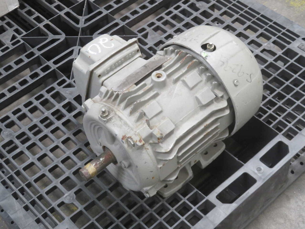 USED SIEMENS 1LE23211AB414AA3 ELECTRIC MOTOR T271396 FOR SALE