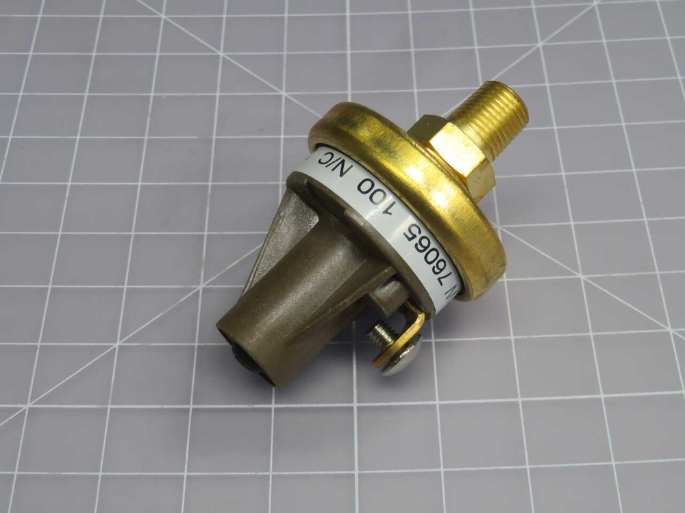 NOB STEWART WARNER SW76065 PRESSURE SWITCH T271534 FOR SALE
