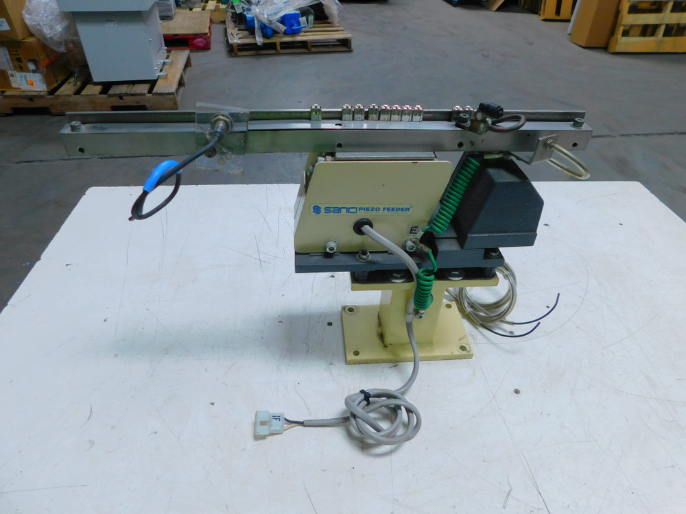 USED SANKI PIEZO IN-LINE PARTS FEEDER, 250V FOR SALE
