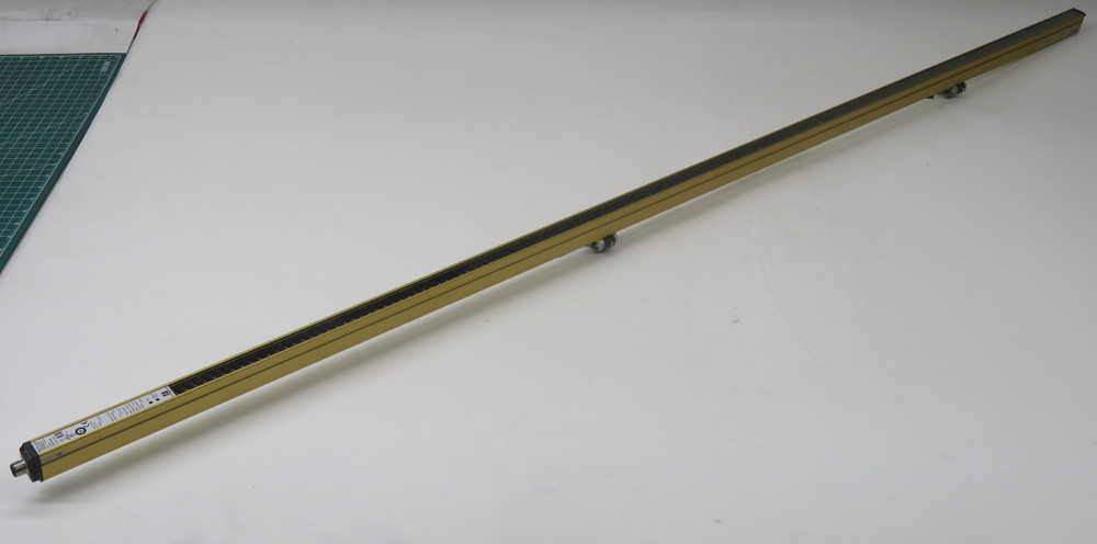 USED PEPPERL+FUCHS SLCS30-1300-T SAFETY LIGHT CURTAIN TRANSMITTER, TYPE 4 AOPD, 30MM RESOLUTION, 1300MM PROTECTIVE HEIGHT FOR SALE