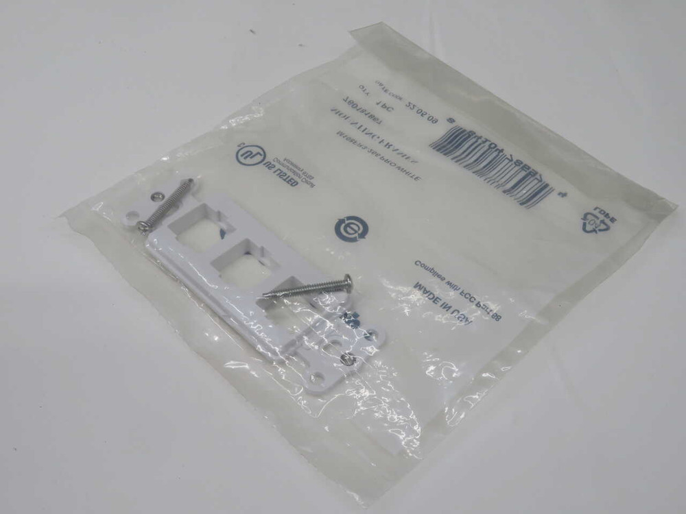 NOB LOT OF 25 COMMSCOPE 760181867 M108FR3-266 FLUSH-MOUNTED 3-PORT MODULAR MOUNTING FRAME, WHITE FOR SALE